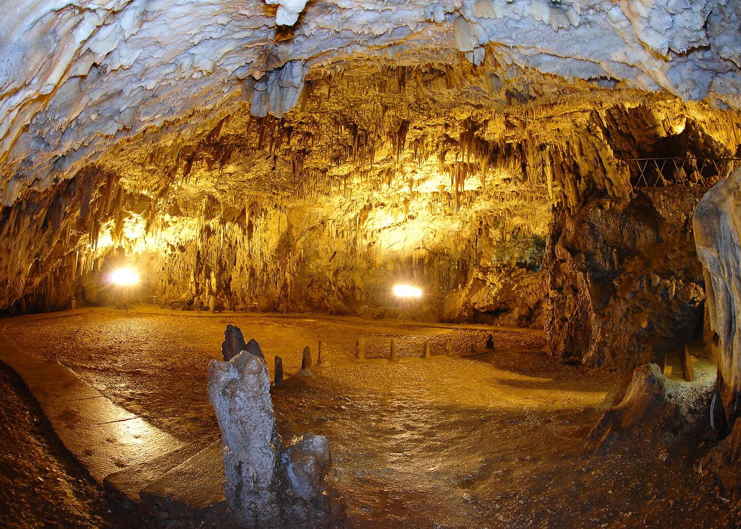 Drogarati Cave Kefalonia